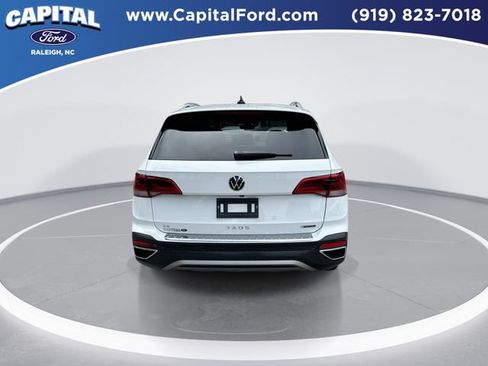 Used 2023 Volkswagen Taos SE w/ Panoramic Sunroof Package AWD/4WD image 7