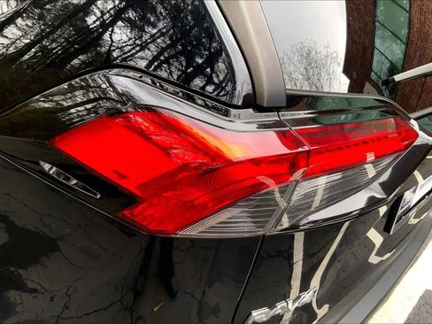 Used 2020 Toyota RAV4 XLE image 27