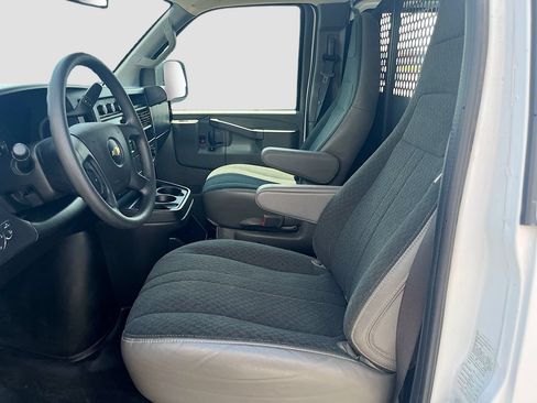 Used 2025 Chevrolet Express 2500 w/ Driver Convenience Package RWD image 20