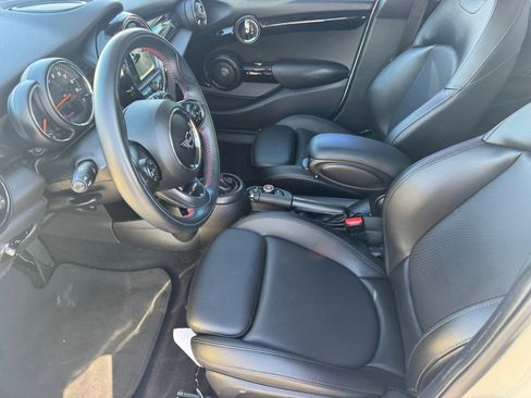 Used 2019 MINI Cooper S w/ Premium Package image 15