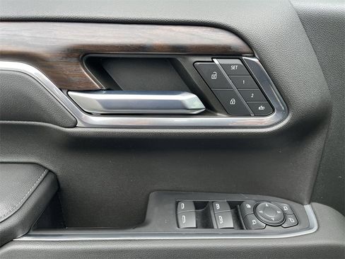 Used 2022 GMC Sierra 1500 SLT w/ SLT Convenience Package image 23