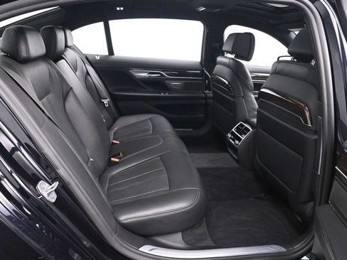 Used 2020 BMW 750i xDrive w/ M Sport Package AWD/4WD image 17