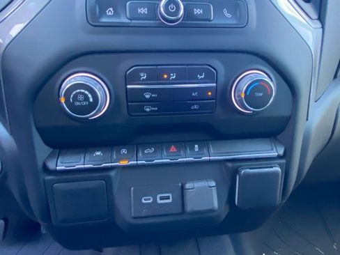 Used 2022 Chevrolet Silverado 1500 Custom image 20