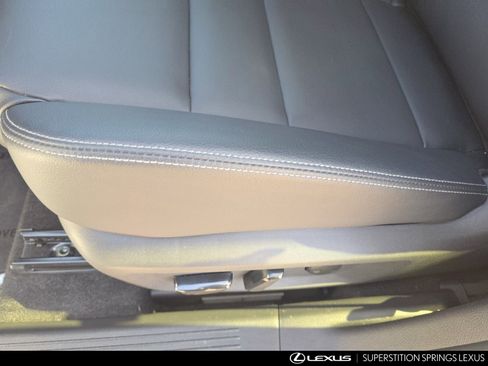 Used 2025 Nissan Rogue SL AWD/4WD image 15