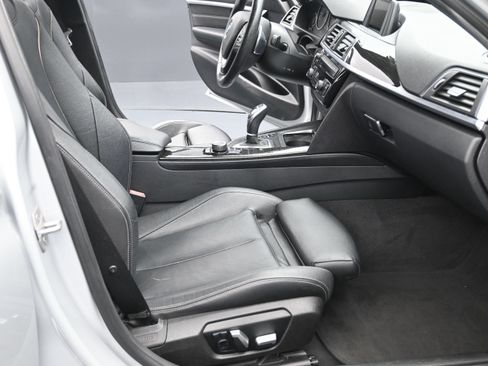 Used 2017 BMW 330i Sedan RWD image 21