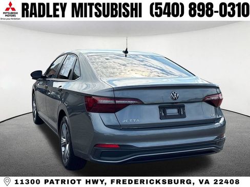 Used 2024 Volkswagen Jetta SE FWD image 17