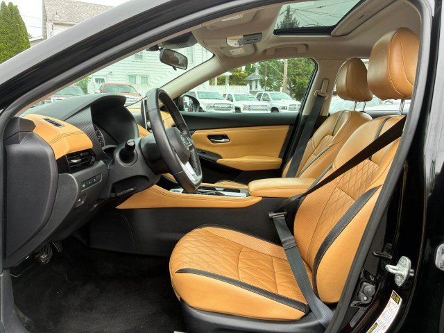 Used 2021 Nissan Sentra SV w/ SV Premium Package FWD image 8