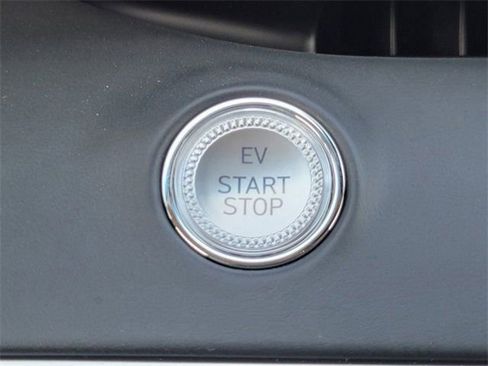 Used 2025 Genesis Electrified GV70 Advanced w/ Prestige Package image 26