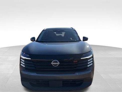 Certified 2025 Nissan Kicks SR image 6