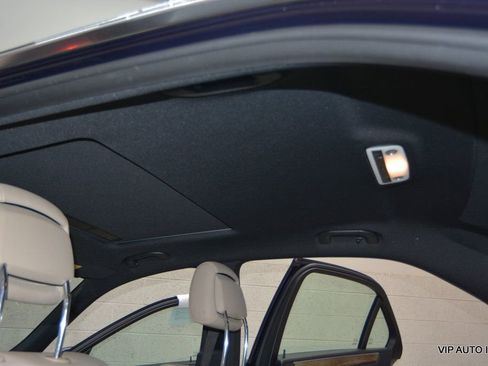 Used 2010 Mercedes-Benz E 350 4MATIC Sedan image 20