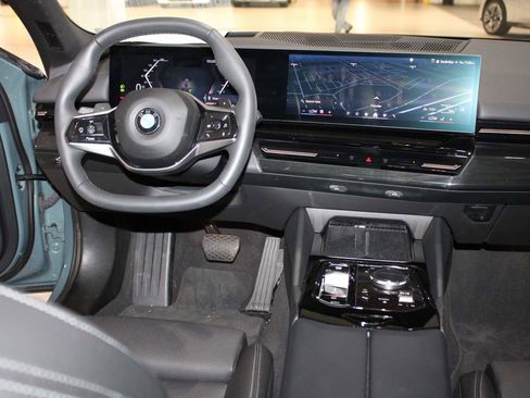 Certified 2024 BMW 530i w/ Premium Package image 19