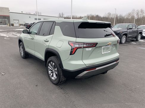 Used 2025 Chevrolet Equinox LT image 6