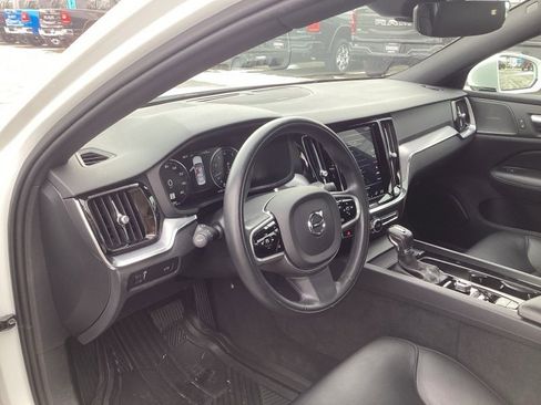 Used 2020 Volvo S60 T6 Momentum image 20