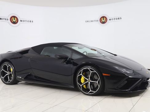 Used 2023 Lamborghini Huracan EVO image 32