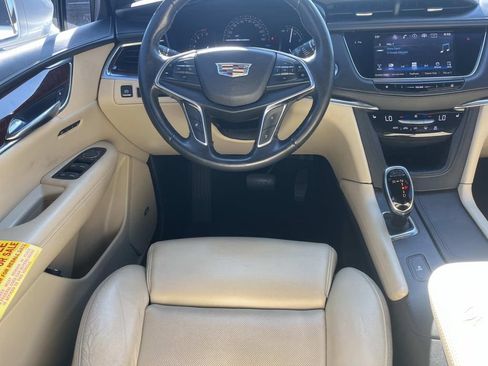 Used 2017 Cadillac XT5 Luxury FWD image 13