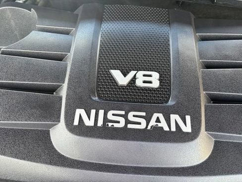 Used 2018 Nissan Titan SV w/ SV Convenience Package AWD/4WD image 13