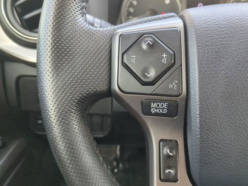 Used 2020 Toyota Tacoma TRD Sport image 29