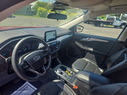 Used 2022 Ford Escape SEL image 8