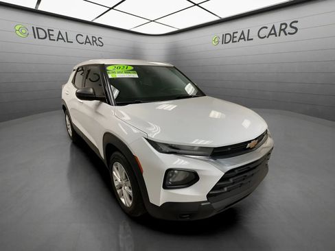 Used 2021 Chevrolet TrailBlazer LS FWD image 3