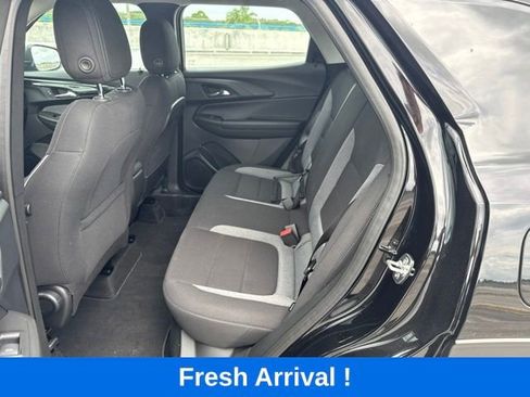 Used 2026 Chevrolet TrailBlazer LS FWD image 3