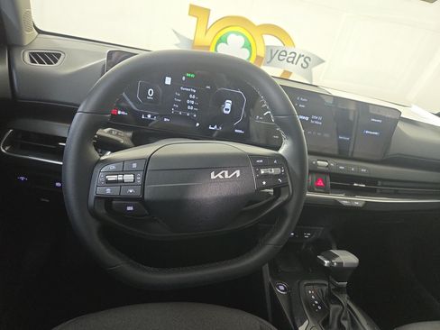 Used 2025 Kia K4 EX FWD image 14