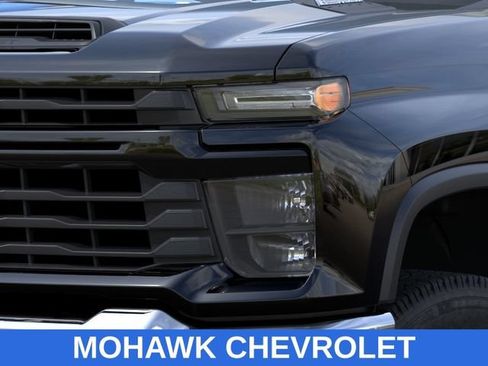 Used 2026 Chevrolet Silverado 3500 W/T AWD/4WD image 10