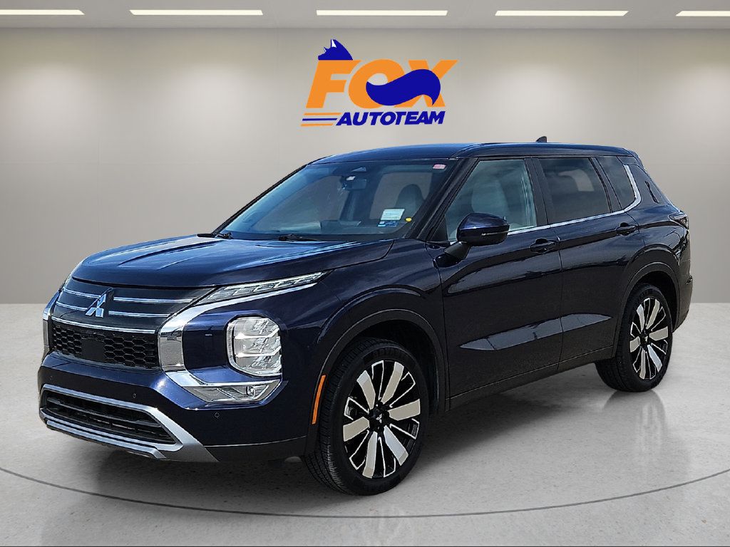 Used 2025 Mitsubishi Outlander SE AWD/4WD image 1
