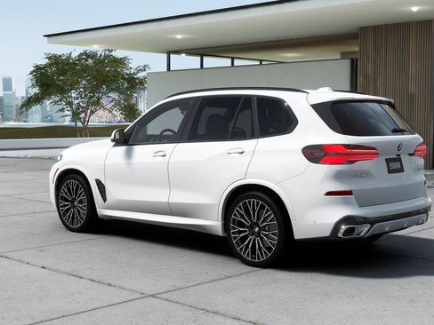 Used 2026 BMW X5 xDrive40i w/ M Sport Package AWD/4WD image 2