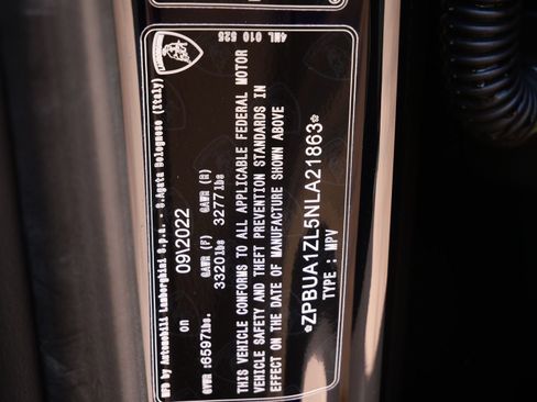 Used 2022 Lamborghini Urus image 26