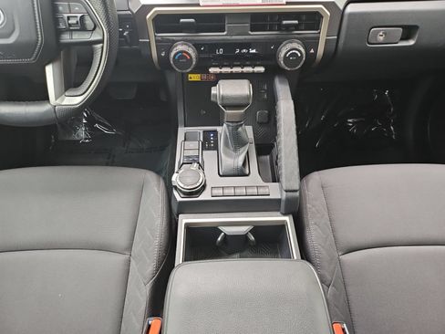 Used 2024 Toyota Tacoma SR5 AWD/4WD image 25