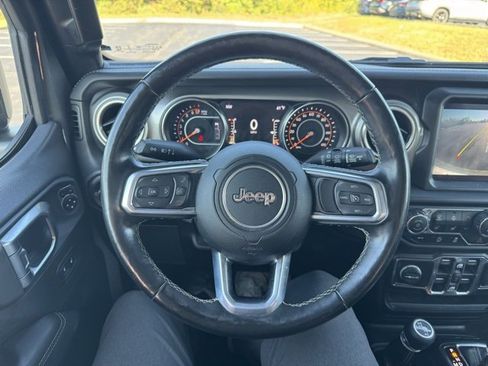 Used 2020 Jeep Wrangler Unlimited Sahara image 16