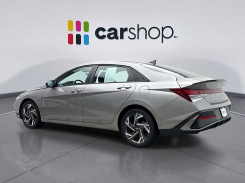 Used 2025 Hyundai Elantra Sport FWD image 3