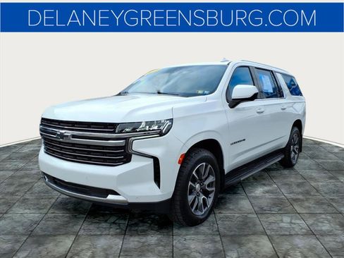 Used 2022 Chevrolet Suburban LT image 7