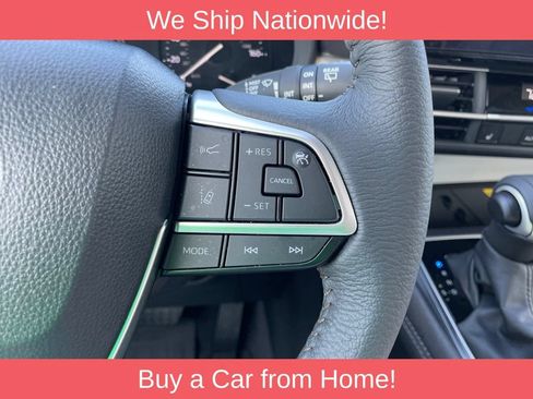 Used 2026 Toyota Sienna XLE FWD image 27
