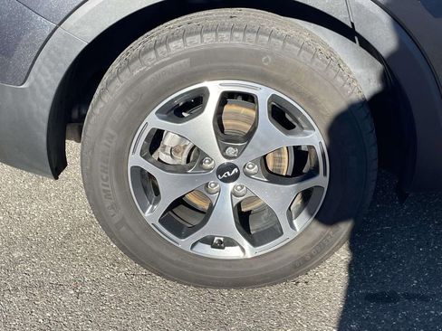 Used 2022 Kia Telluride EX image 9