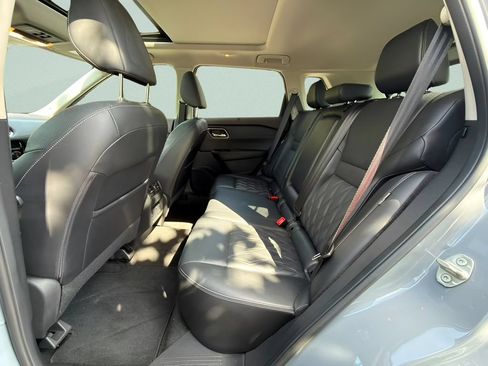 Used 2021 Nissan Rogue Platinum FWD image 21
