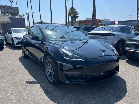 Used 2023 Tesla Model 3 Standard Range RWD image 3