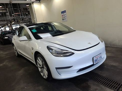 Used 2019 Tesla Model 3 Standard Range Plus RWD image 4