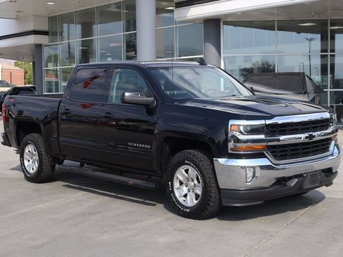Used 2018 Chevrolet Silverado 1500 LT w/ All Star Edition AWD/4WD image 8