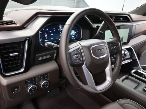 Used 2025 GMC Sierra 3500 Denali w/ Denali Reserve Package AWD/4WD image 12