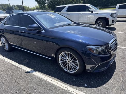 Used 2017 Mercedes-Benz E 300 image 2