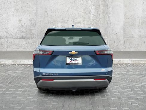 Used 2025 Chevrolet Equinox LT w/ Convenience Package II AWD/4WD image 9