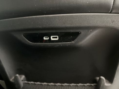 Used 2024 Chrysler Pacifica Limited FWD image 20