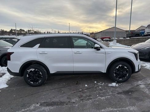 New 2026 Kia Sorento S AWD/4WD image 2