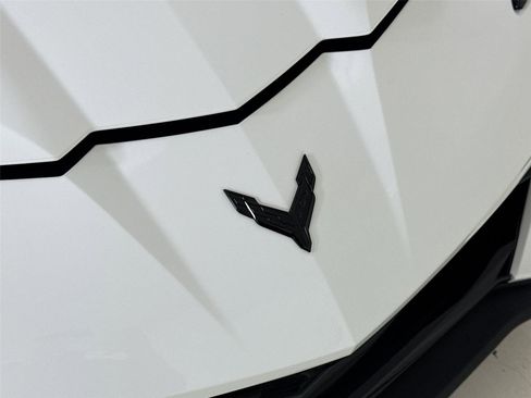 Used 2026 Chevrolet Corvette Stingray Coupe w/ 1LT RWD image 34