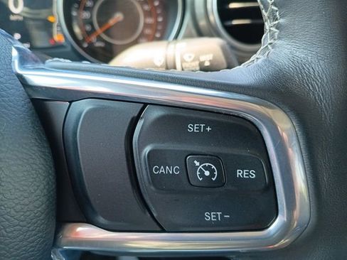 Used 2021 Jeep Gladiator Overland w/ Cold Weather Group image 5