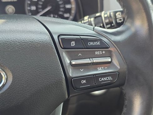 Used 2021 Hyundai Kona Limited AWD/4WD image 31