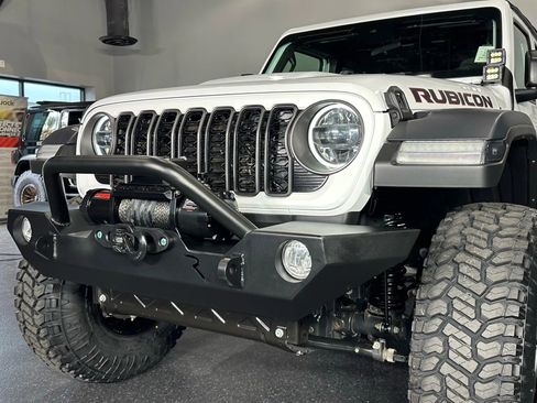 Used 2024 Jeep Wrangler Unlimited Rubicon w/ Convenience Group image 5