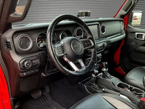 Used 2021 Jeep Wrangler Unlimited Sahara w/ Cold Weather Group AWD/4WD image 17
