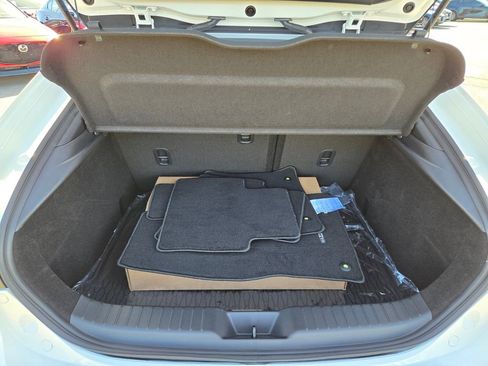 New 2026 MAZDA MAZDA3 2.5 S Hatchback w/ Premium Pkg FWD image 17